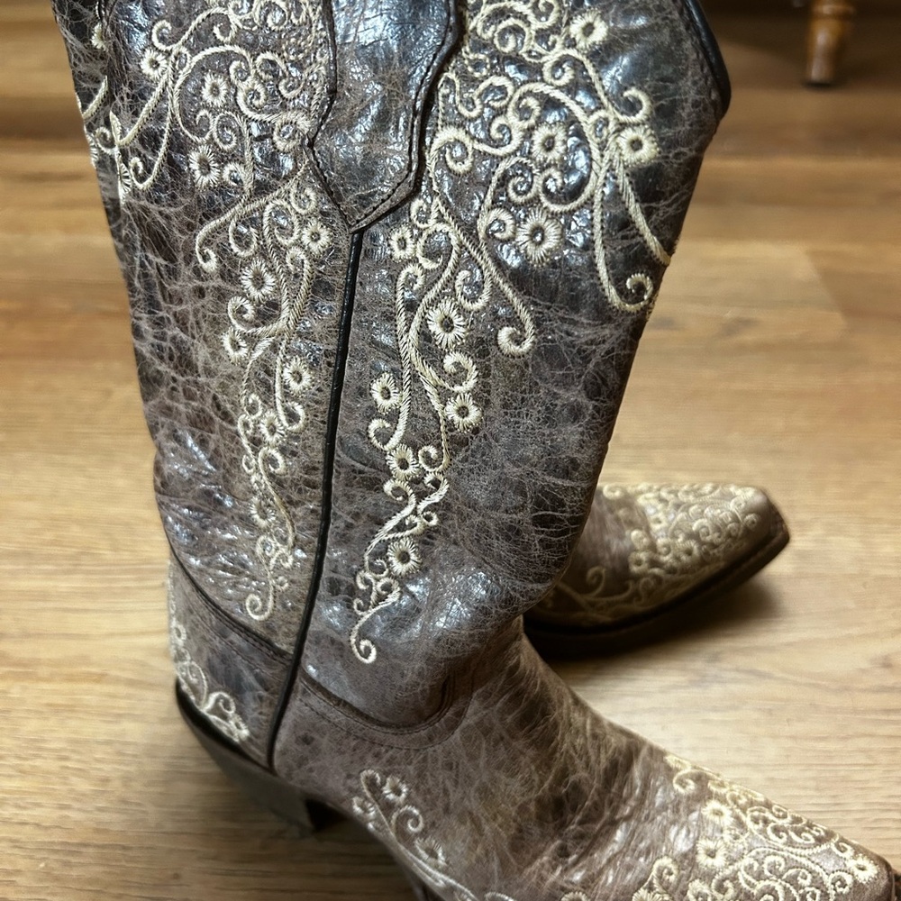 Corral Brown Western Boots with Cream Detailing